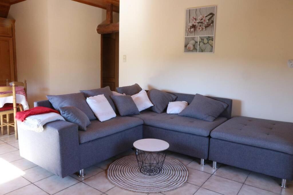 Lo'Ree Des Pres Apartment Grandrieu Exterior photo
